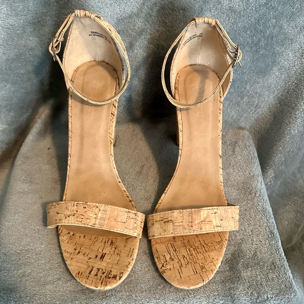 BAMBOO Tan Heels Minimalist Design